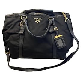 Borsa Prada in nylon nero
