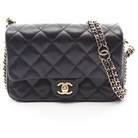 Bolso de hombro Chanel Matelassé en piel de becerro granulado negro