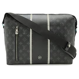 Borsa a spalla Louis Vuitton Monogram Eclipse Apollo MM