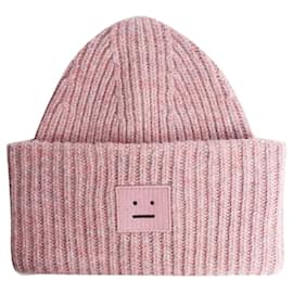 Rosa gerippte Beanie für kleine Gesichter - Acne