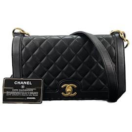 Borsa a tracolla Chanel Matelassé 25 in nero