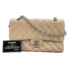 Chanel Matelassé 25 Schultertasche in Beige