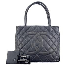 Borsa Tote Chanel Reissue in nero