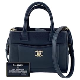Bolsa Chanel Neo Executive em preto