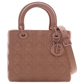 Lady Dior Cannage in pelle di vitello ultra opaca marrone Medium