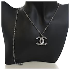 Collana con pendente Chanel Silver CC in ottone e strass