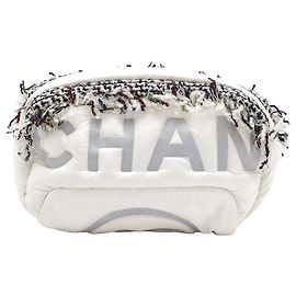Sac ceinture doudoune en tweed de nylon gaufré blanc Chanel
