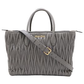 Borsa satchel Miu Miu in nappa matelassé grigio