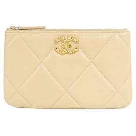 Pochette Chanel 19 AP1059