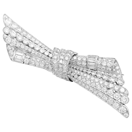 Autre Marque Spilla a doppio clip, "Noeud", oro bianco, platino e diamanti.