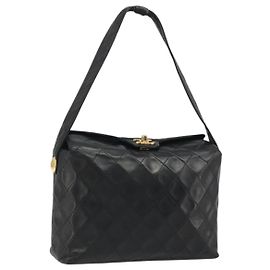 CHANEL Matelasse Chain Shoulder Bag Leather Black Gold CC Auth 188720
