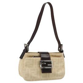 FENDI Zucca Canvas Mamma Baguette Bolso de Hombro Beige Plata Auth 187318A