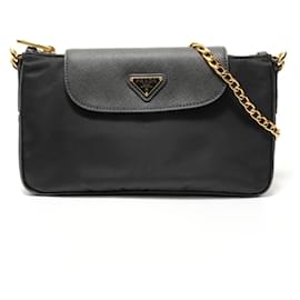 Borsa a tracolla in nylon e pelle Saffiano con logo Triangle Prada