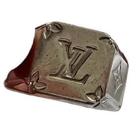 Louis Vuitton chevalière monogramme