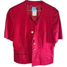 Traje de marca Céline de manga corta en un rojo brillante!