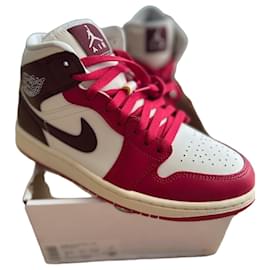 Nike Air Jordan 1 Mid Femme