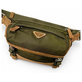 Borsa a tracolla Prada Re-Nylon in nylon e pelle scamosciata con logo triangolare