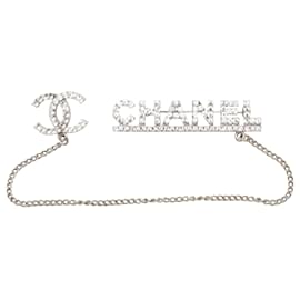 Spilla Chanel Silver CC in ottone e strass con catena