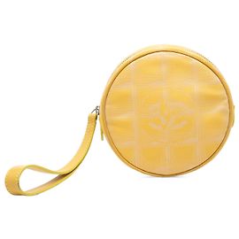 Chanel Portamonete rotondo in nylon New Travel Line giallo