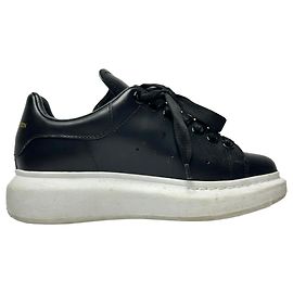 Alexander McQueen Oversized Sneaker aus schwarzem Kalbsleder
