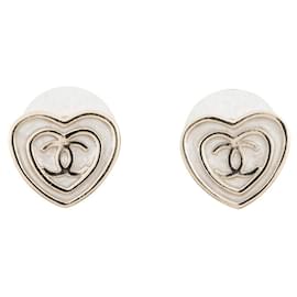 Orecchini a lobo in metallo con cuore logo Coco di Chanel