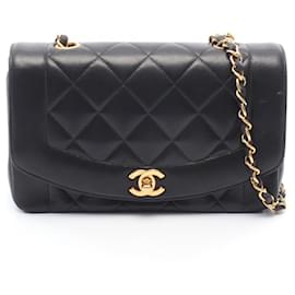 Chanel Matelassé Diana Flap Tasche
