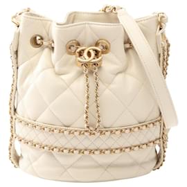 Borsa a secchiello Chanel Matelassé con coulisse