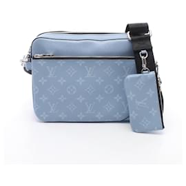 Borsa a tracolla Louis Vuitton Trio Messenger Taigarama