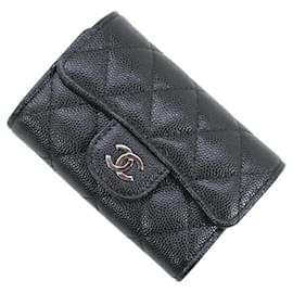 Portachiavi a 4 chiavi in pelle di vitello martellata nera Chanel