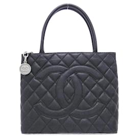 Bolsa Chanel 1804 em pele de vitelo granulada preta