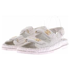 Chanel Sandali "Dad Sandals" in tweed bianco