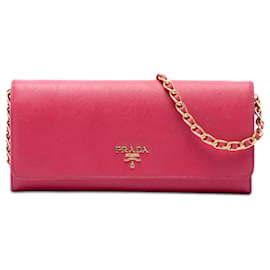 Portafoglio con catena in Saffiano rosa di Prada