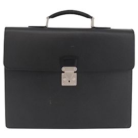 Louis Vuitton Serviette Moskova Taiga Leather