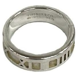 Anello Vintage Atlas Band di Tiffany & Co.