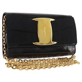 Borsa a tracolla con catena Vara Ribbon Salvatore Ferragamo in vernice nera e oro Auth bs35689
