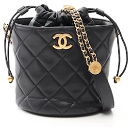 Borsa a secchiello Chanel Matelassé con coulisse