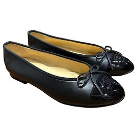 Chanel Bailarinas de punta reforzada en cuero negro