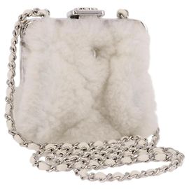 CHANEL Matelasse Chain Shoulder Bag Bore White Silver CC Auth 187487SAM