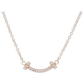 Tiffany & Co Collar Tiffany T Smile de tamaño pequeño en oro rosa