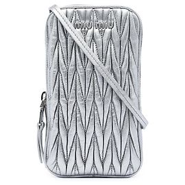 Portacellulare a tracolla Miu Miu Silver Matelasse Metallic Nappa