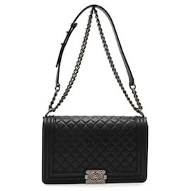 Chanel Boy Matelasse Lammfell Chain Bag