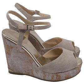 Jimmy Choo Keilabsatz-Sandalen mit Knöchelriemen aus beigeem Wildleder mit Kork