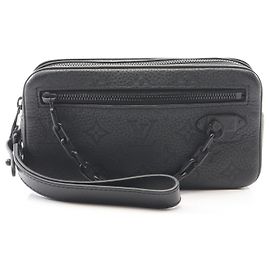 Pochette Volga Monogram Taurillon Louis Vuitton clutch bag