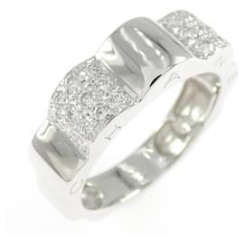 Anillo Chanel Profil De Camelia Small en oro blanco de 18K