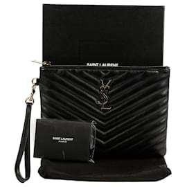 Saint Laurent Pochette Monogram Matelassé Nero