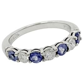 Anillo de banda de platino Tiffany & Co. con tanzanita