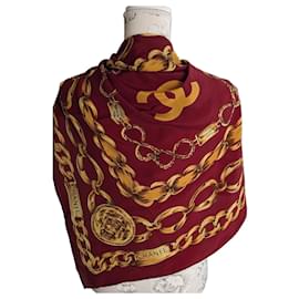 Foulard in seta Chanel bordeaux e oro