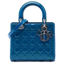 Lady Dior Cannage in vernice blu, misura Medium