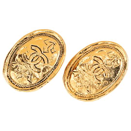 Pendientes de clip ovalados Chanel Gold CC bañados en oro