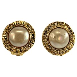 Pendientes CHANEL Vintage Round Logo Gold Plated Faux Pearl - Chanel